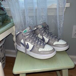 Nike Dunk High Up Sneaker 5.5 Iron Purple Basketball Shoes (women’s 7)